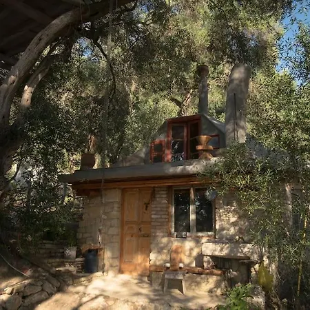 펜션 Margaritis's Treehouse 파라모나스