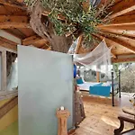 Margaritis's Treehouse 度假居 *
