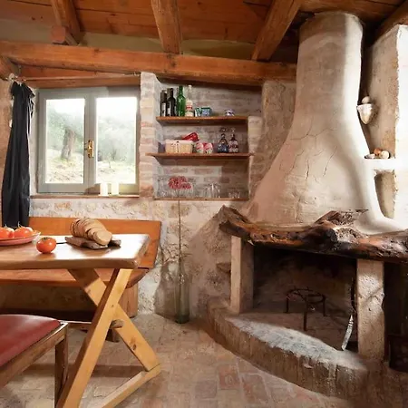 Margaritis's Treehouse Ferienhaus