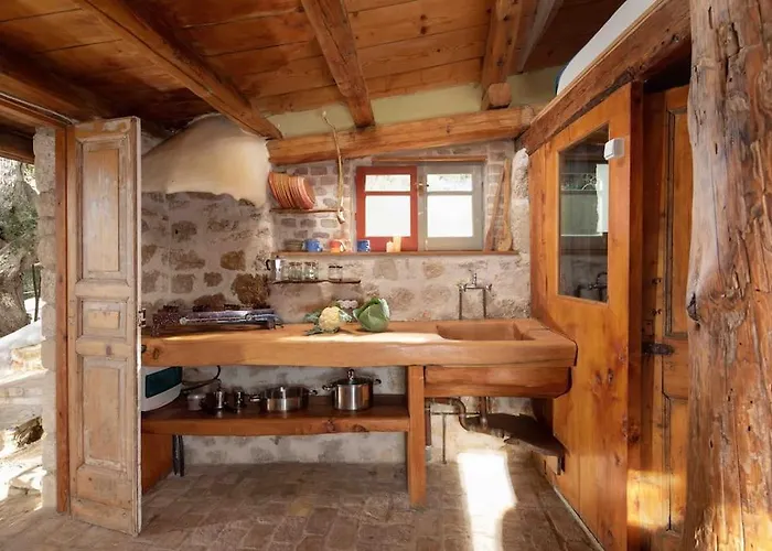 Margaritis's Treehouse Tatil Evi