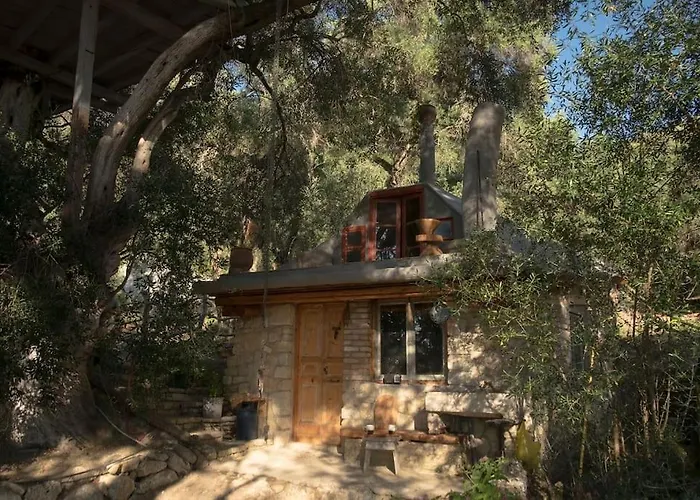 Tatil Evi Margaritis's Treehouse Paramonas (Corfu)